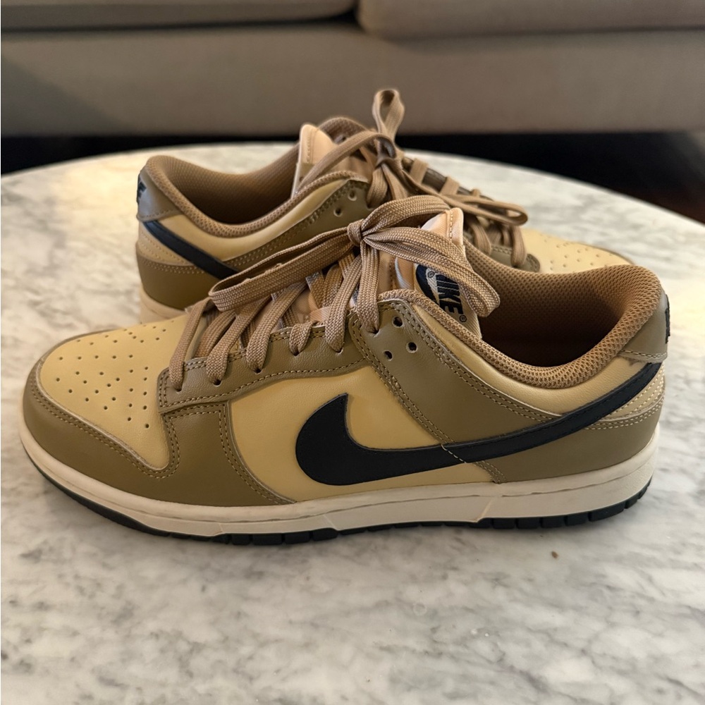 Nike Tan and Black Sneakers